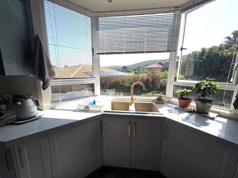 5 Bedroom Property for Sale in Outeniqua Strand Western Cape